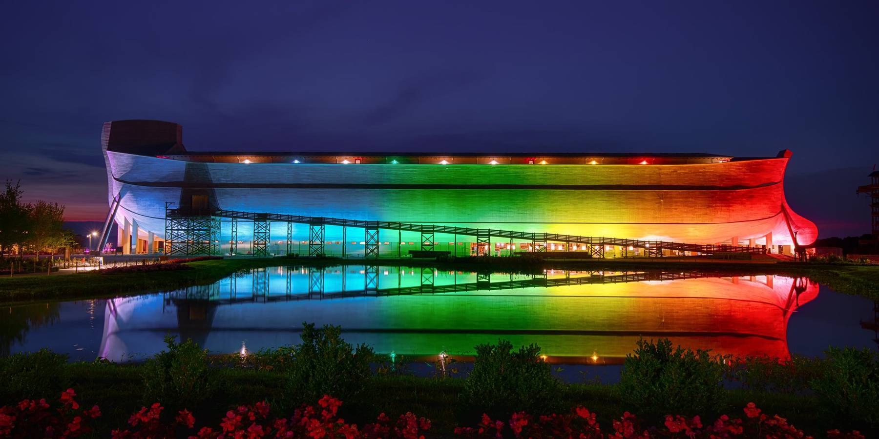 Say Hello to Your New Queer Icon, the Gay Boat