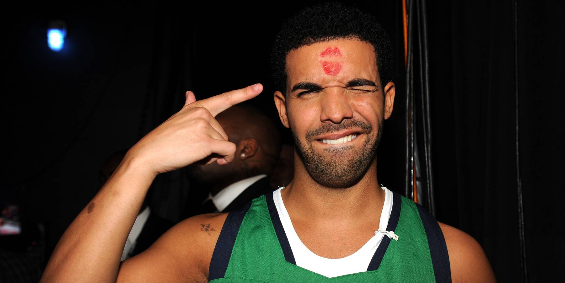 The Literally Thirsty Drake Fan Who Stole His Fiji Water Just Broke Back into His House