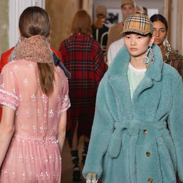Burberry Brings Back the Classics in Fall 2017 Show