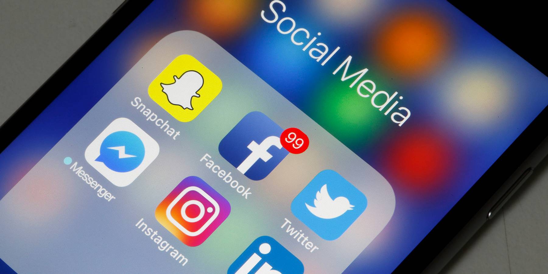 Facebook Wants Gen Z to Stop Smoking Juul and Start Using Facebook Again