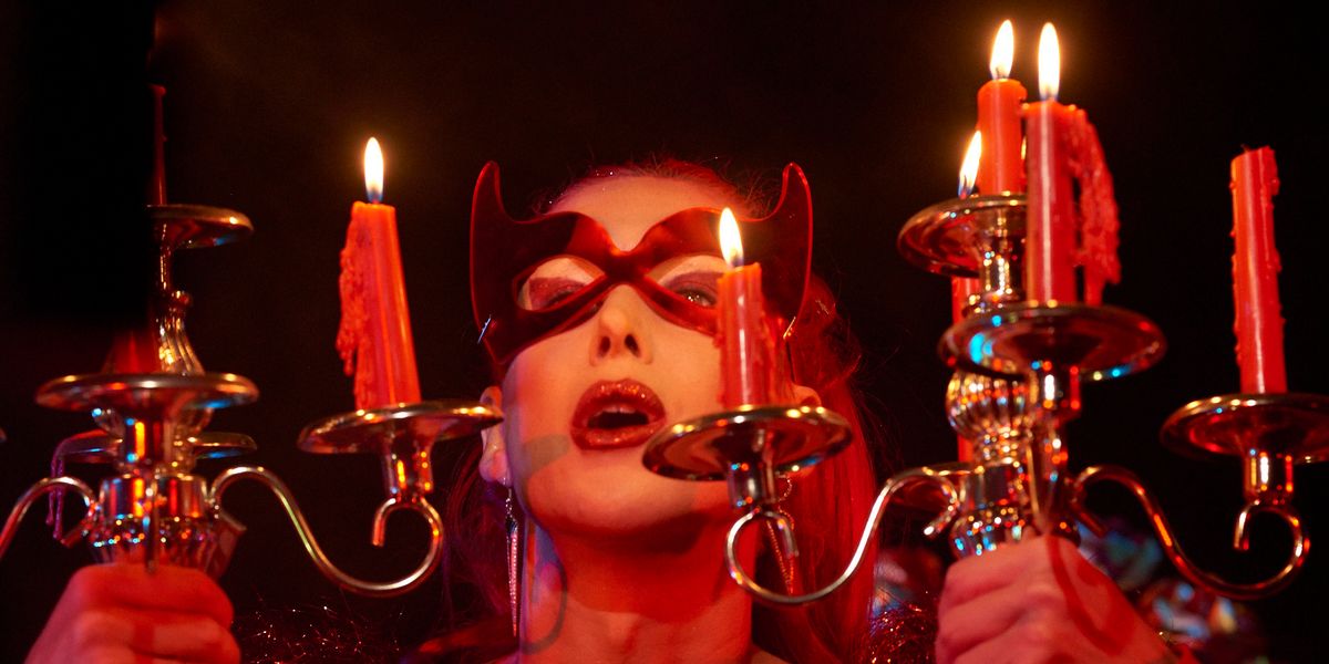 Behind-the-Scenes of Love Bailey's Glam 'Hollywood Hooker' Video