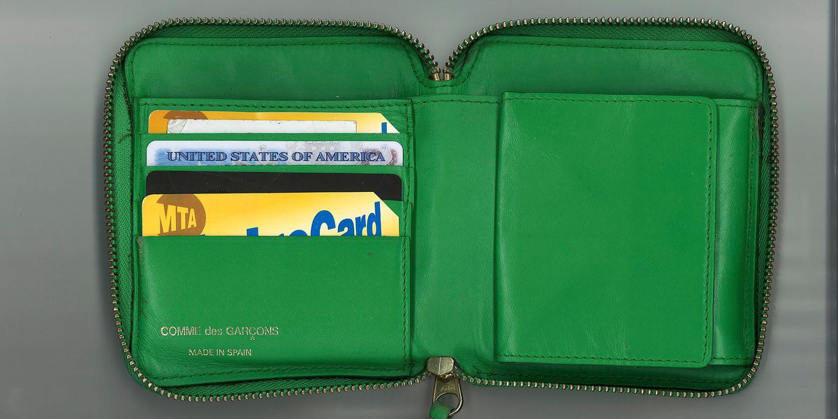 Scan These 8 Must-Have Wallets and Keychains