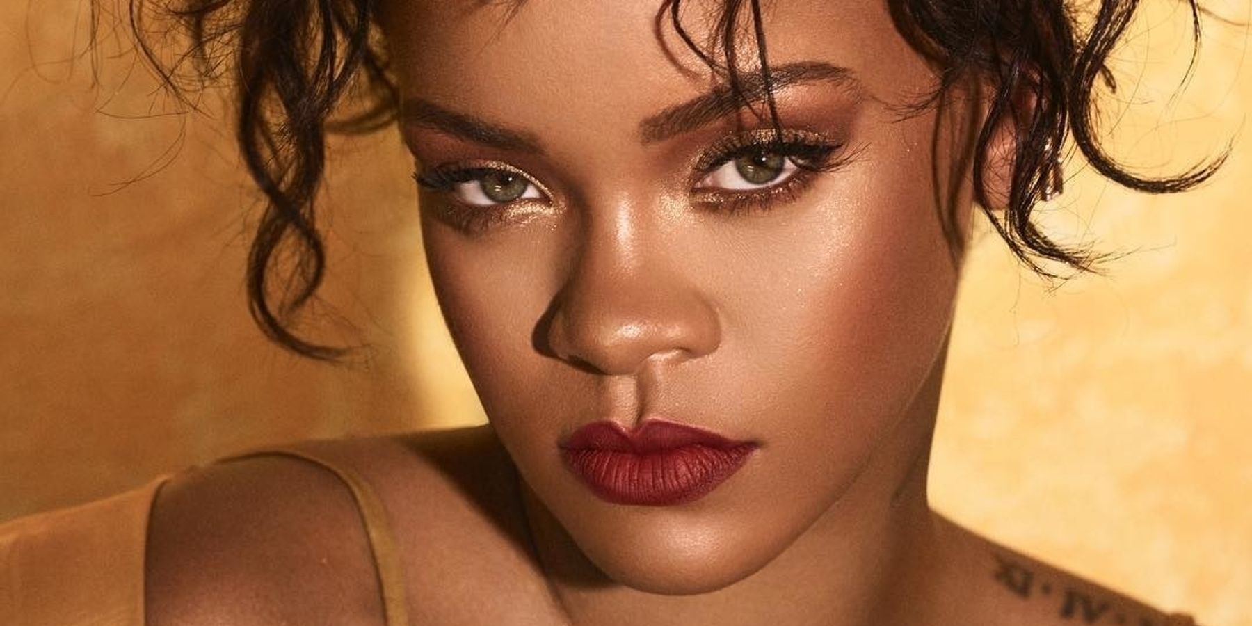 Who Is Winning the Online Beauty Battle?