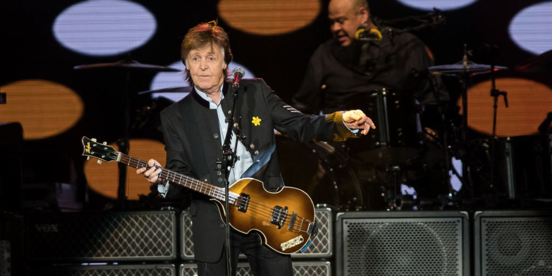 Paul McCartney Surprises Commuters with a Concert