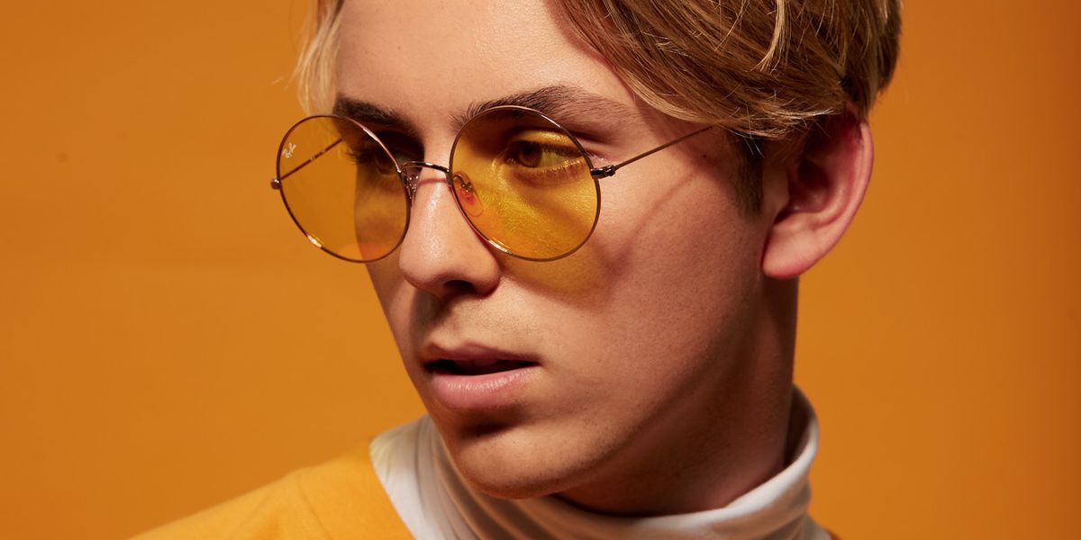 Troye Sivan's Little Brother Tyde Levi Premieres 'Sober'