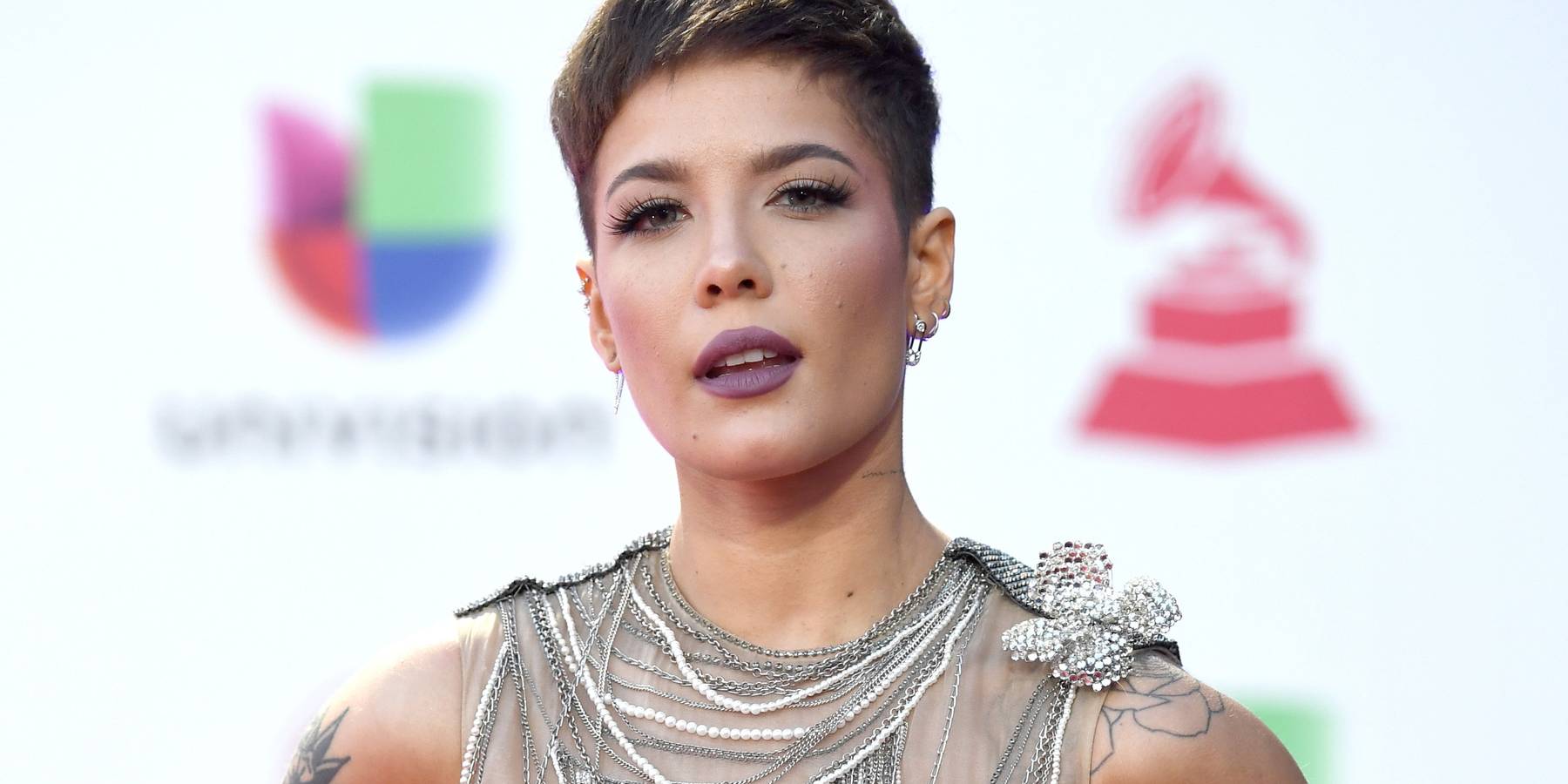 Halsey Tells Ariana Grande's Internet Haters to Shut Up 