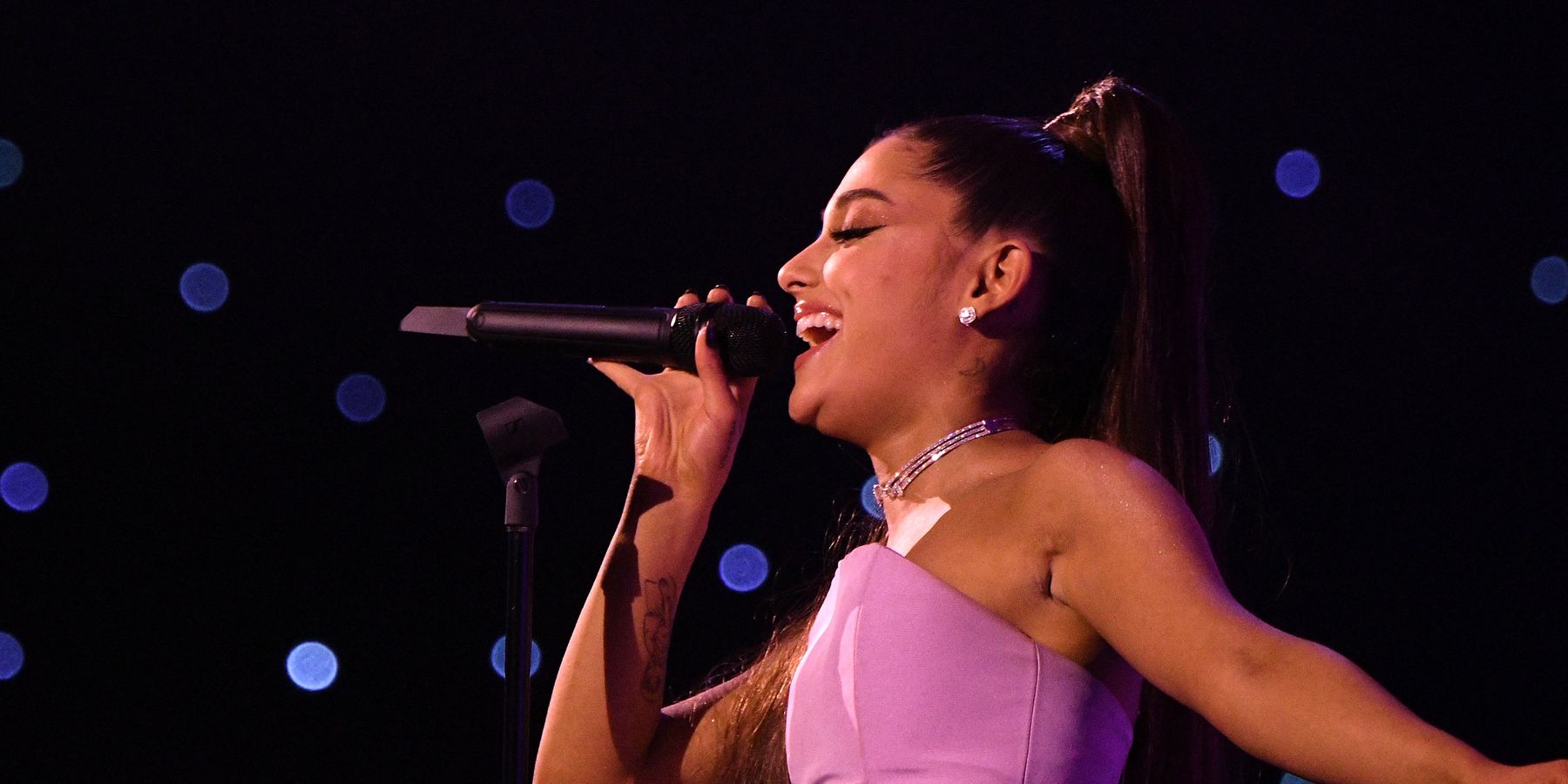 Ariana Grande Wins Her Very First Grammy