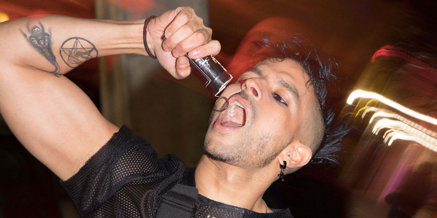 NEO 10Y Is Not Afraid to Check the Patriarchy