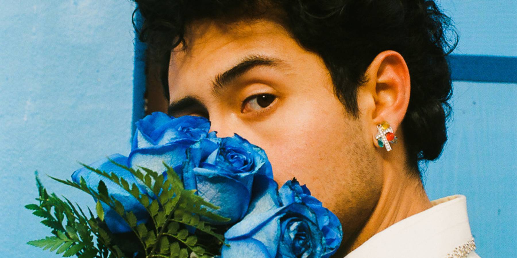 Manchado Pays Tribute to Selena's 'Como La Flor'