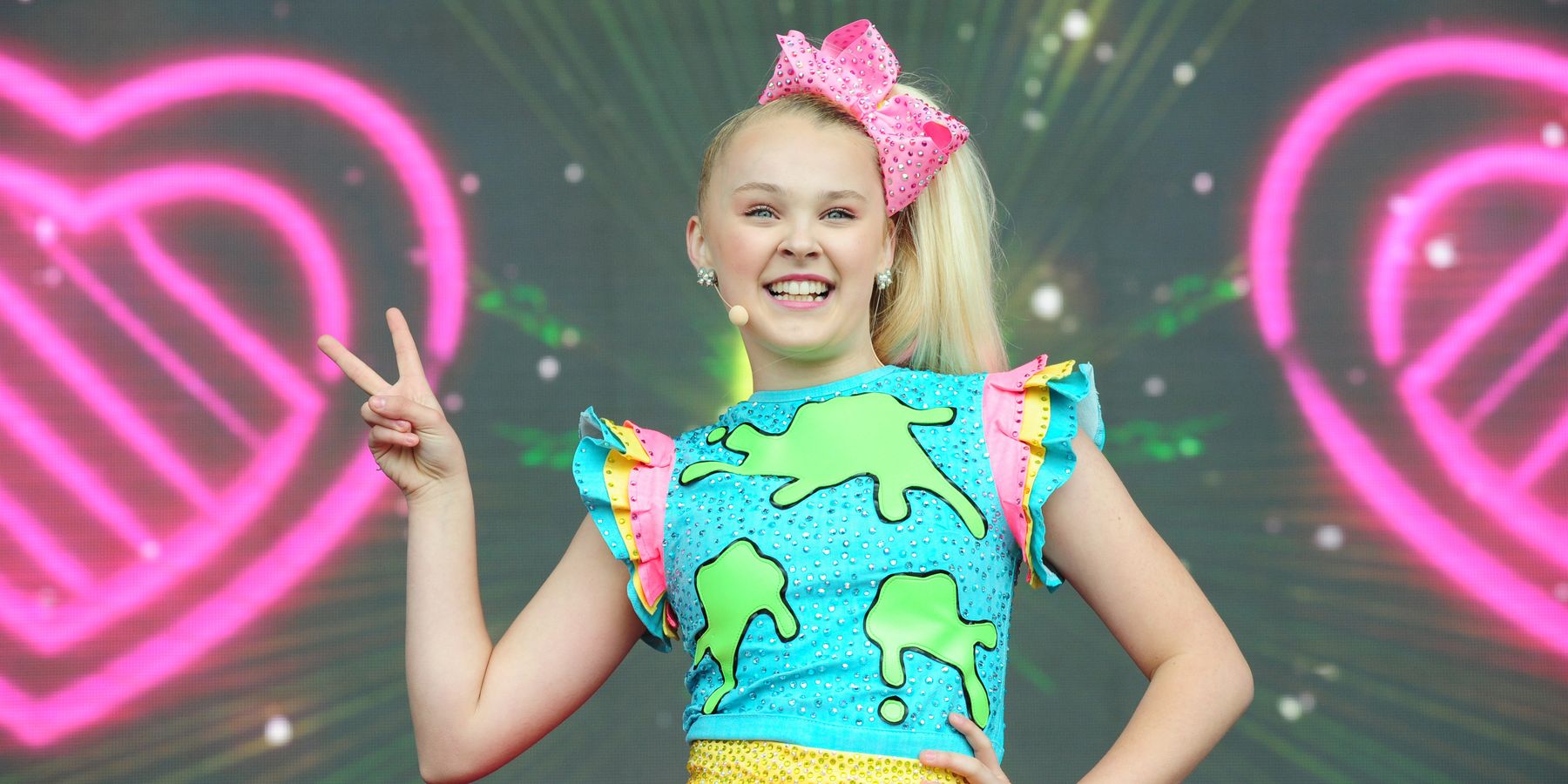 Jojo Siwa Responds to Asbestos Makeup Controversy