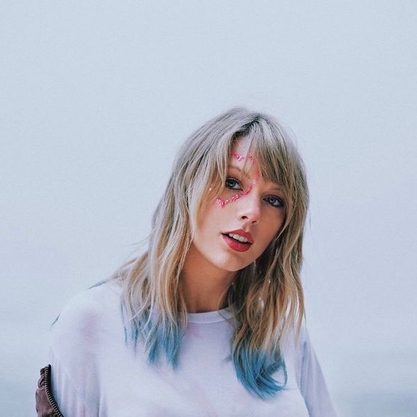 Pre-Release Sales of Taylor Swift's 'Lover' Near 1 Million Mark