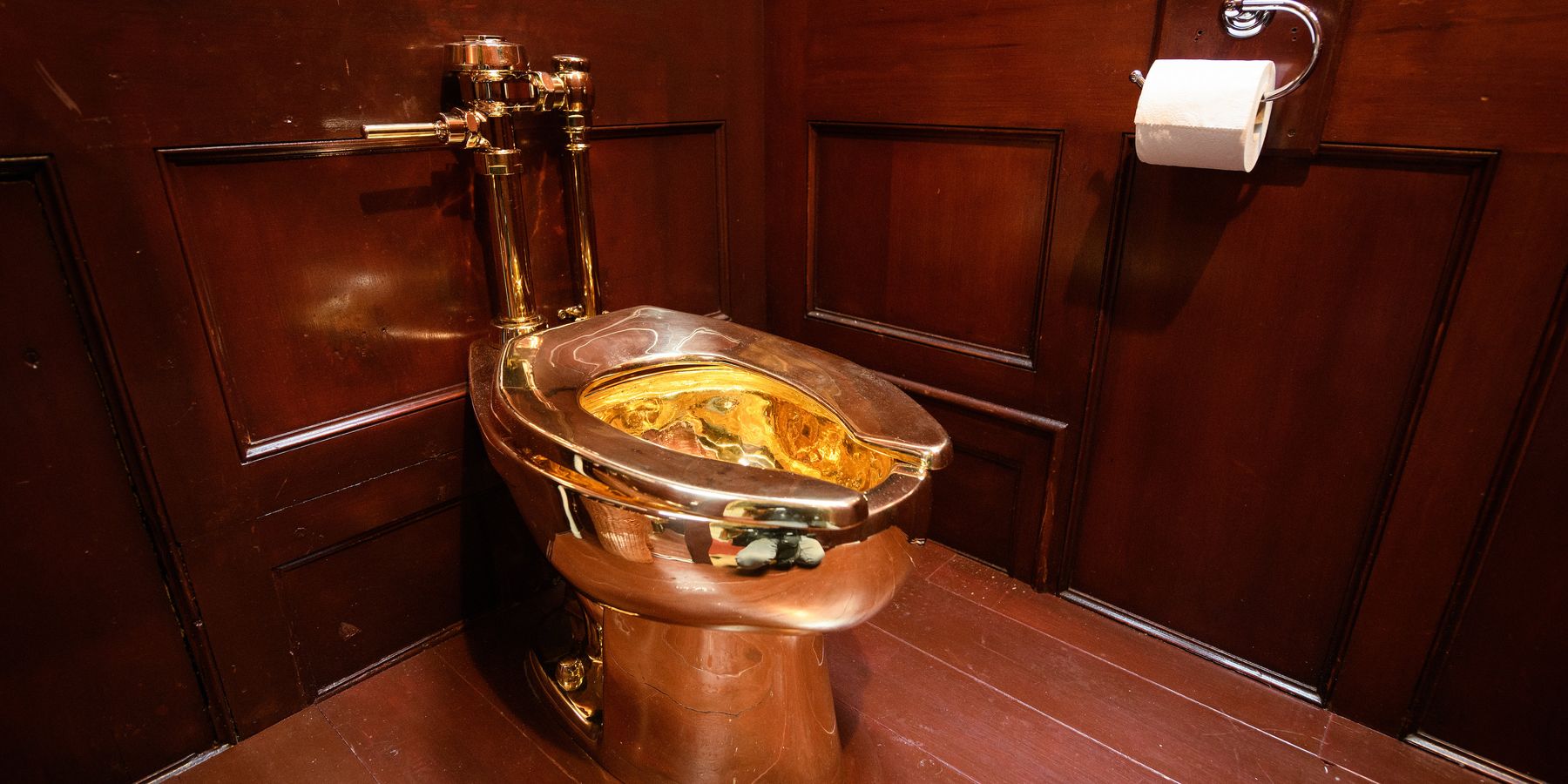 Solid Gold Toilet Gets Stolen
