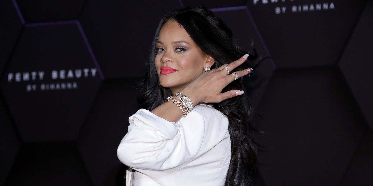 Rihanna Knows You Don't Have Time to Read