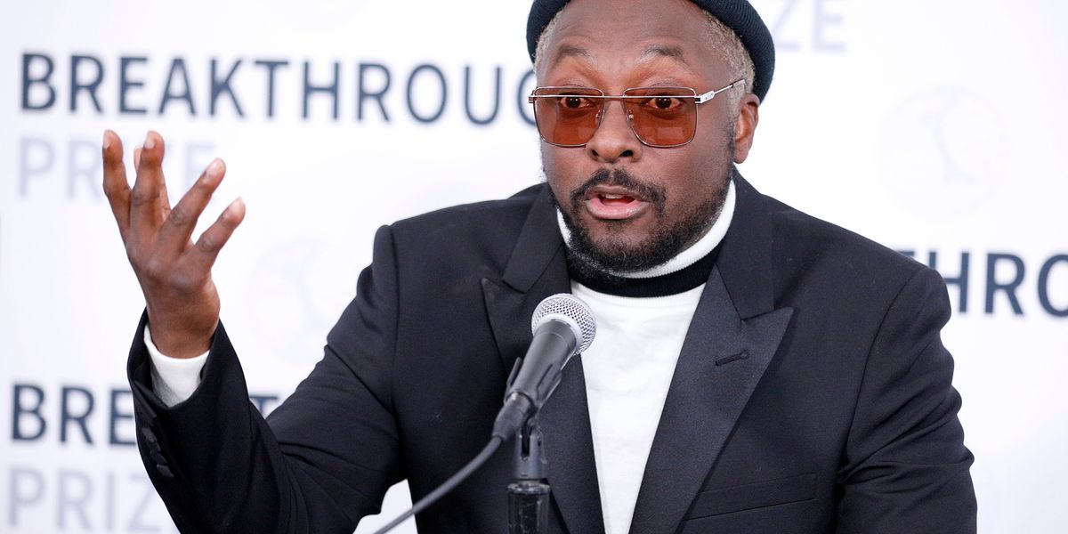 will.i.am Accuses Qantas Airways Staff of Racism