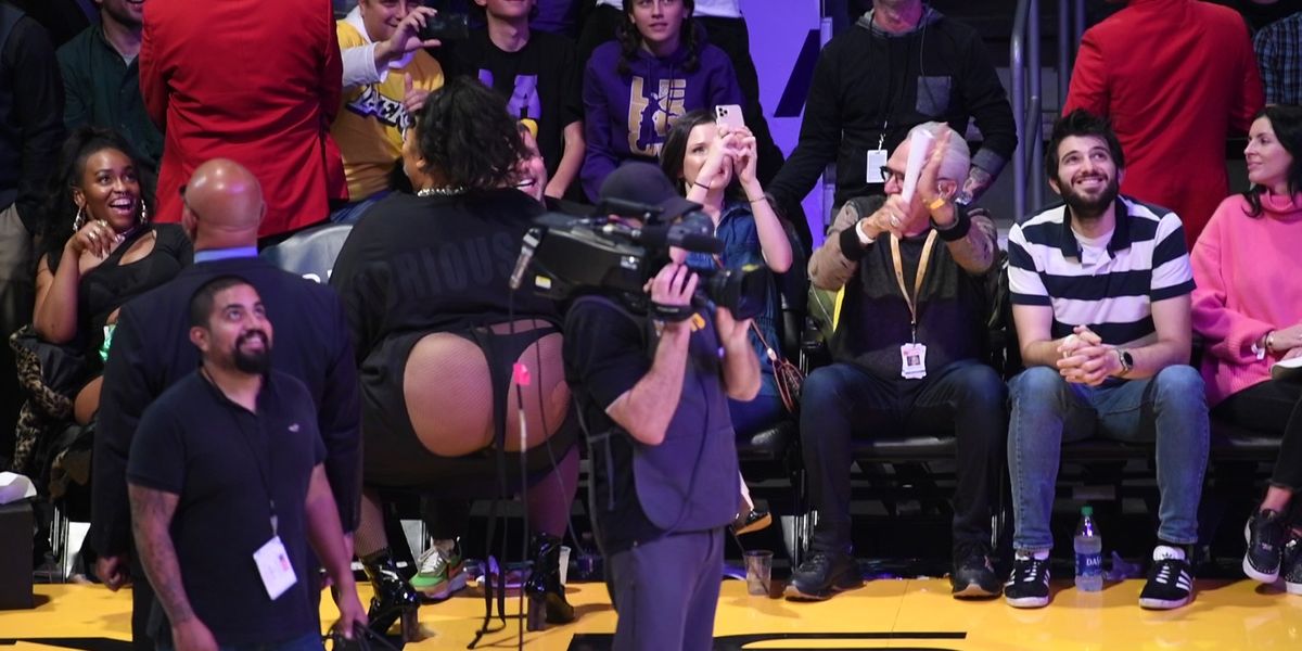 Lizzo Defends Her Thong