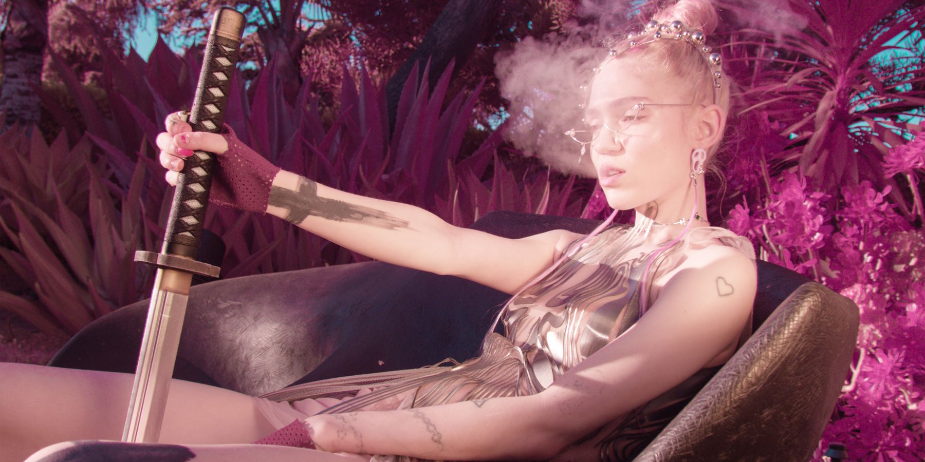 Grimes Confirms Her Baby Daddy, Choice for President