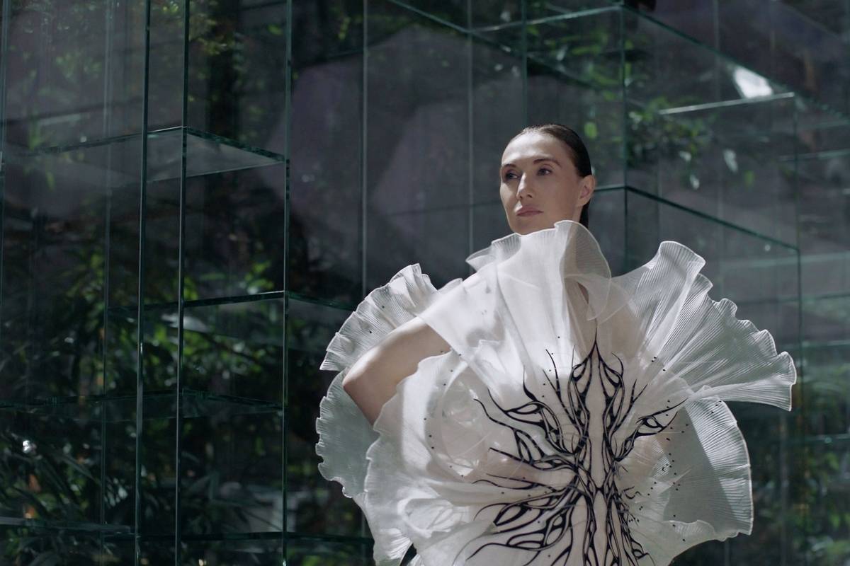 Carice van Houten Stars in Iris van Herpen's Couture Film - PAPER Magazine Carice van Houten Stars in Iris van Herpen's Couture Film - PAPER Magazine