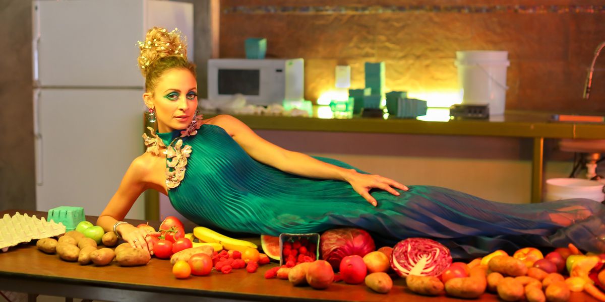 After Surviving 2005, Nicole Richie Is Saving the Bees