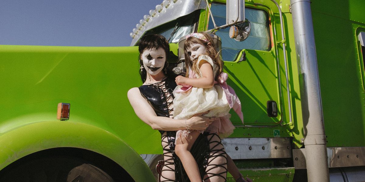 Dana Dentata Is a Homicidal Housewife in 'Do U Like Me Now?'