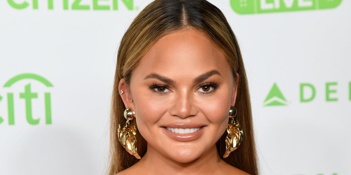 Chrissy Teigen Apologizes for Telling Courtney Stodden to Kill Themselves