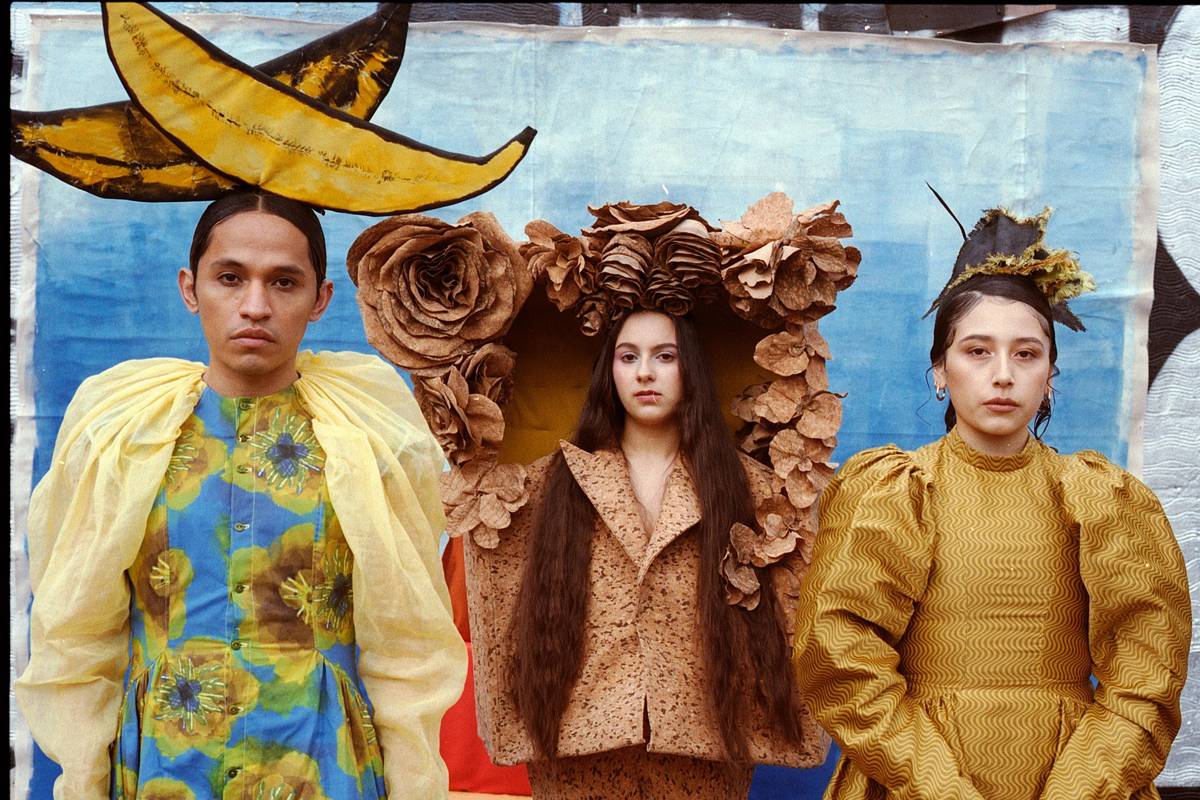 colombian dress designers Colombia Traditional with Blouse and Skirt VivianFongDesignsLLC #greenscreen Colombian designers have always