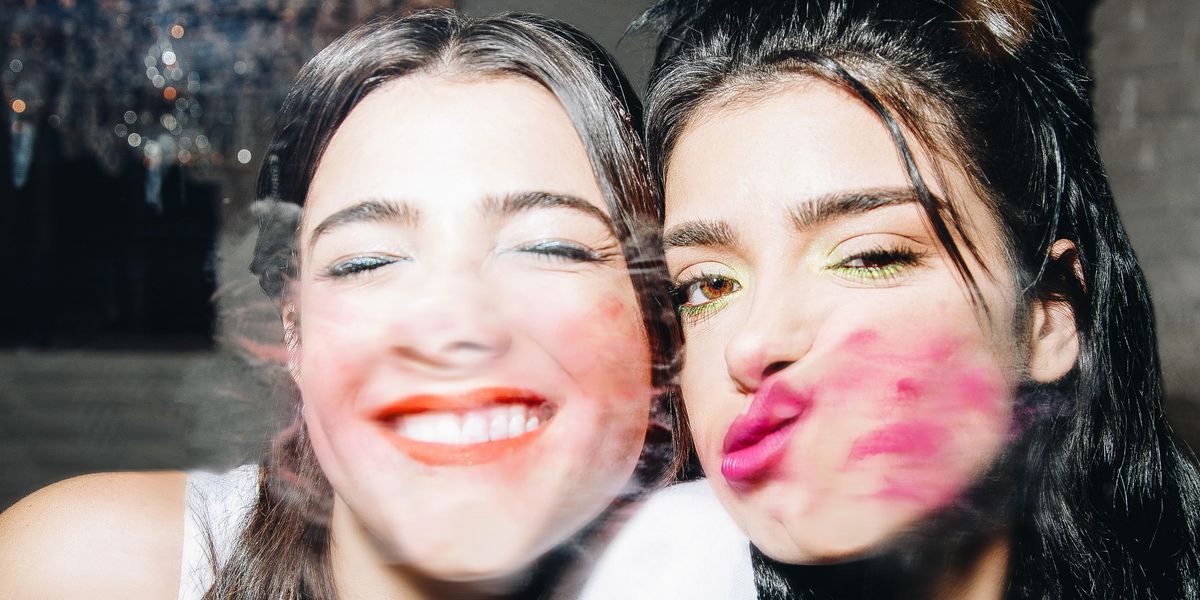 Charli and Dixie Want You to Be Happy