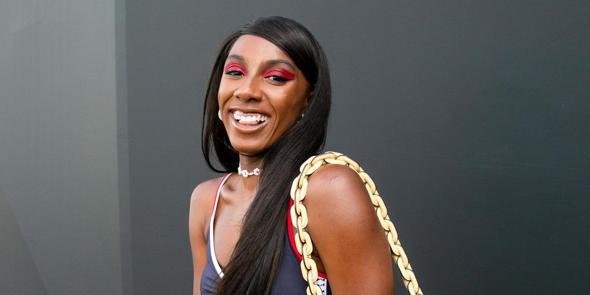 Arriving to the Coach Show With Ziwe