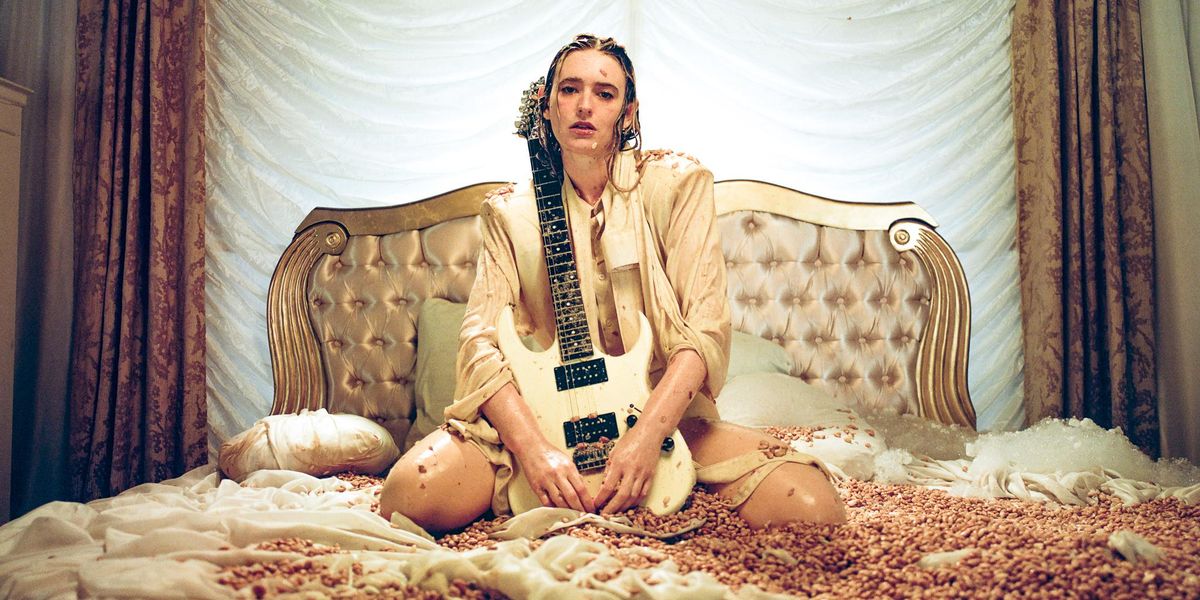 Number One Popstar, Covered in Foam and Beans