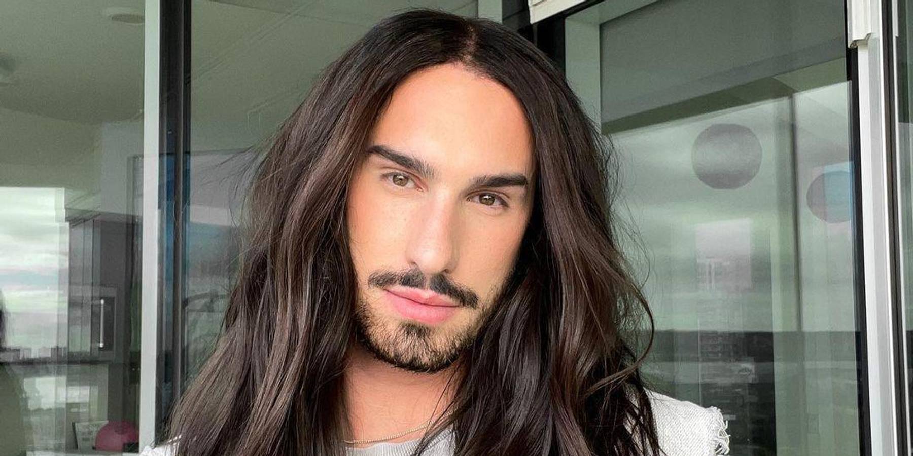 Noah Scott Is Snatching Celebrity Wigs Around the World
