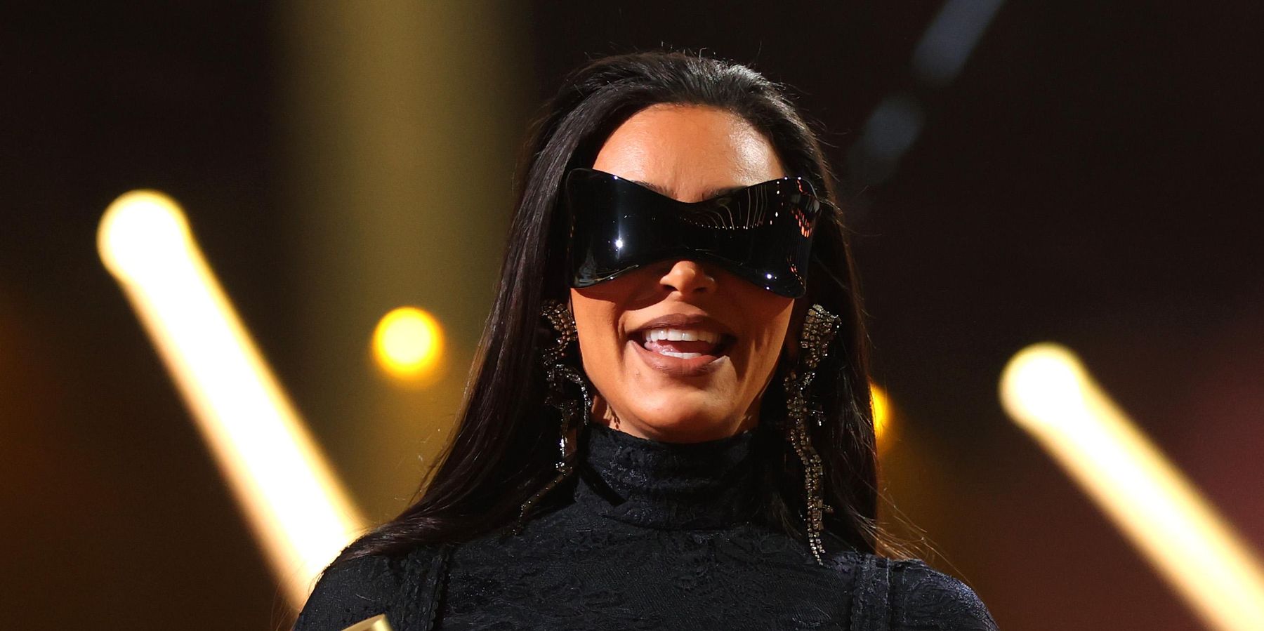 Kim Kardashian Wants to Throw Her Phone in the Ocean