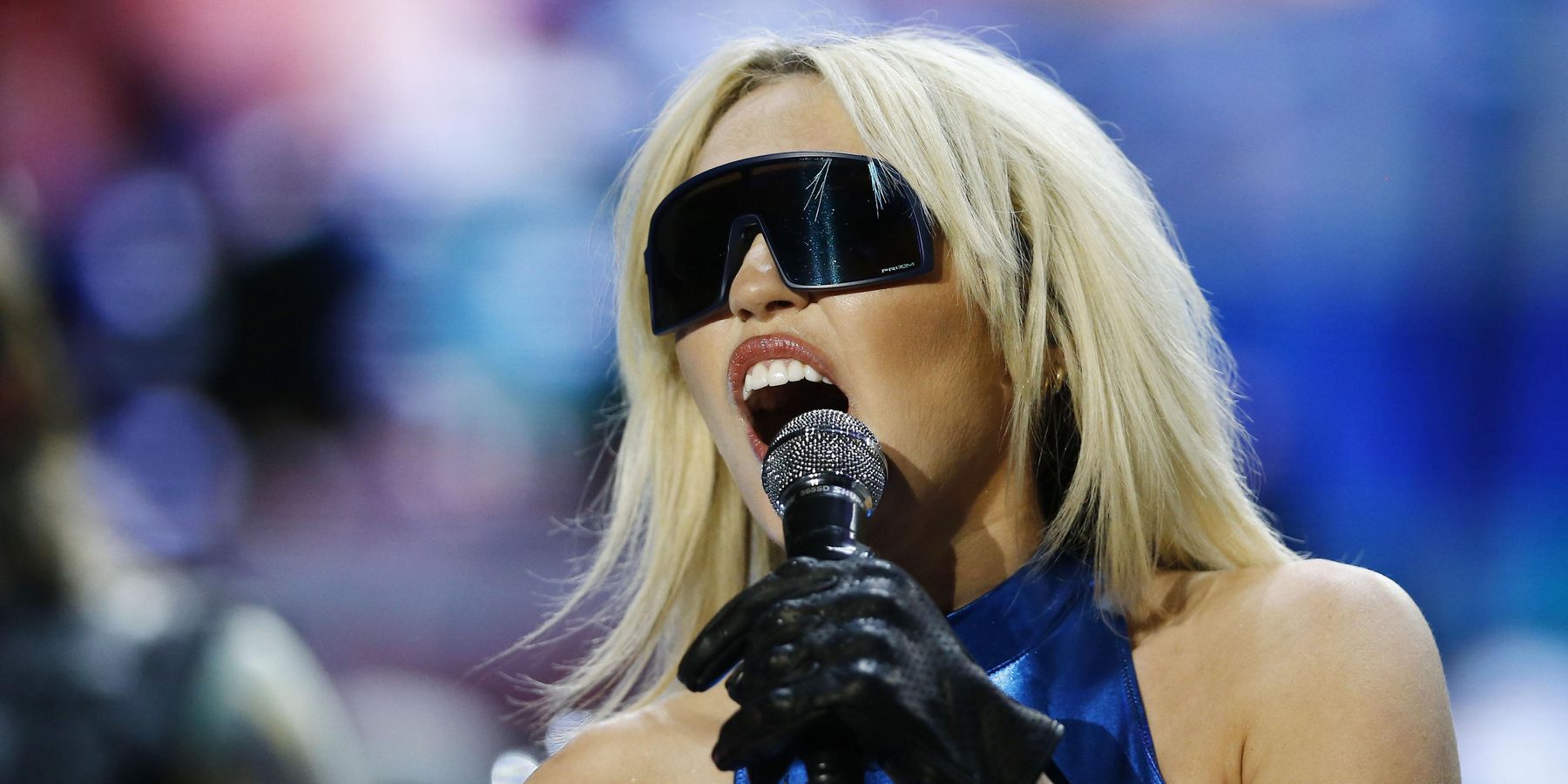 Miley Cyrus' Plane Struck by Lightning Mid-Flight