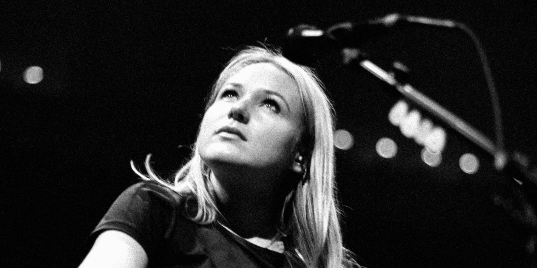 It Took Over 20 Years for Kurt Loder to Apologize to Jewel