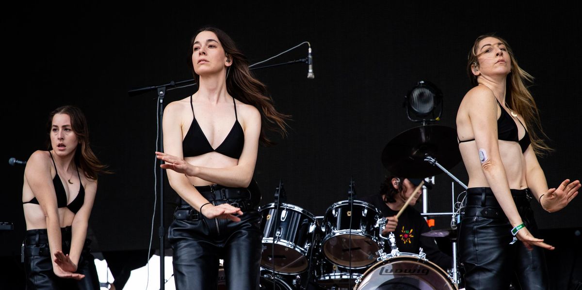 Haim Dancing Is Twitter's Favorite New Meme