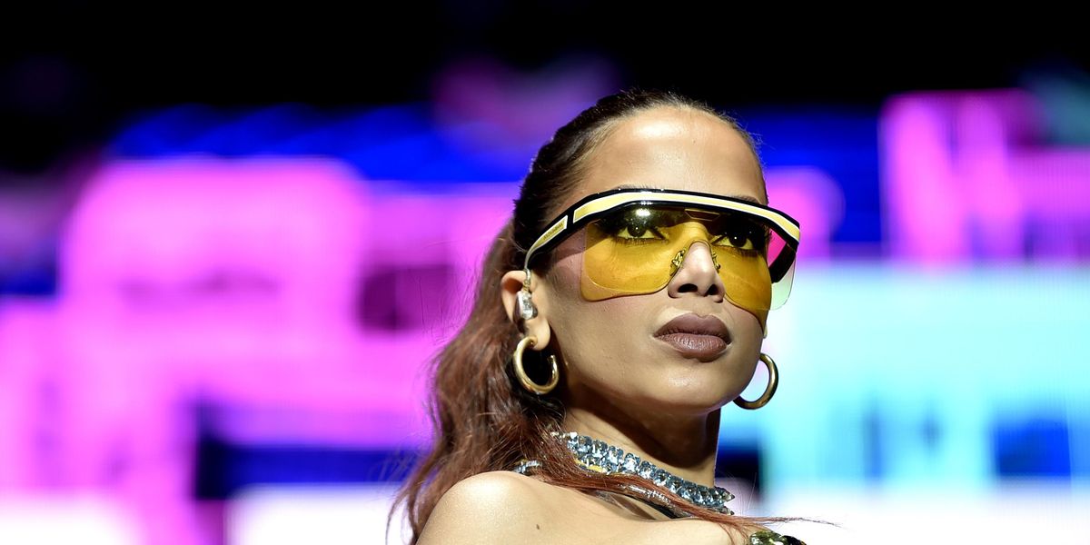 Anitta Admits She Peed on Some Man's Arm