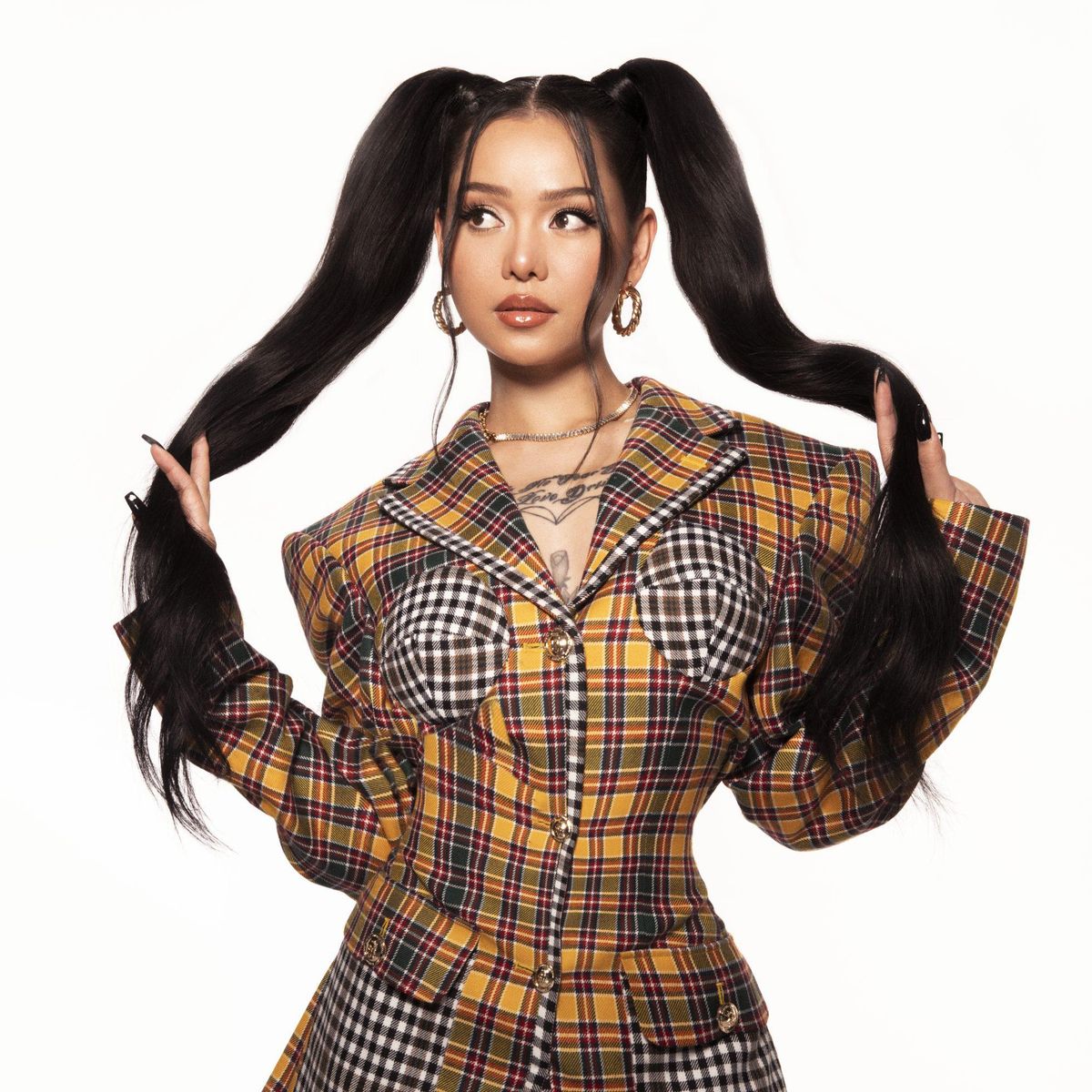 Bella Poarch Battles Grimes in New "Dolls" Music Video - PAPER Magazine Bella Poarch Battles Grimes in New "Dolls" Music Video - PAPER Magazine