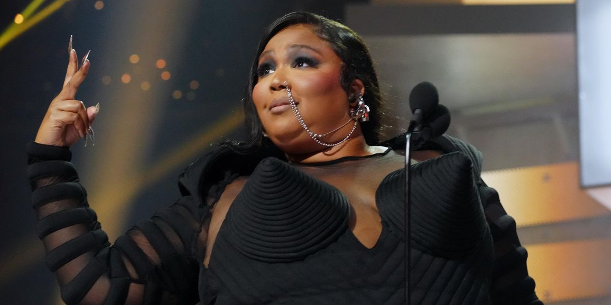 Lizzo Takes Fat Shaming Comedian to Task After Winning a VMA
