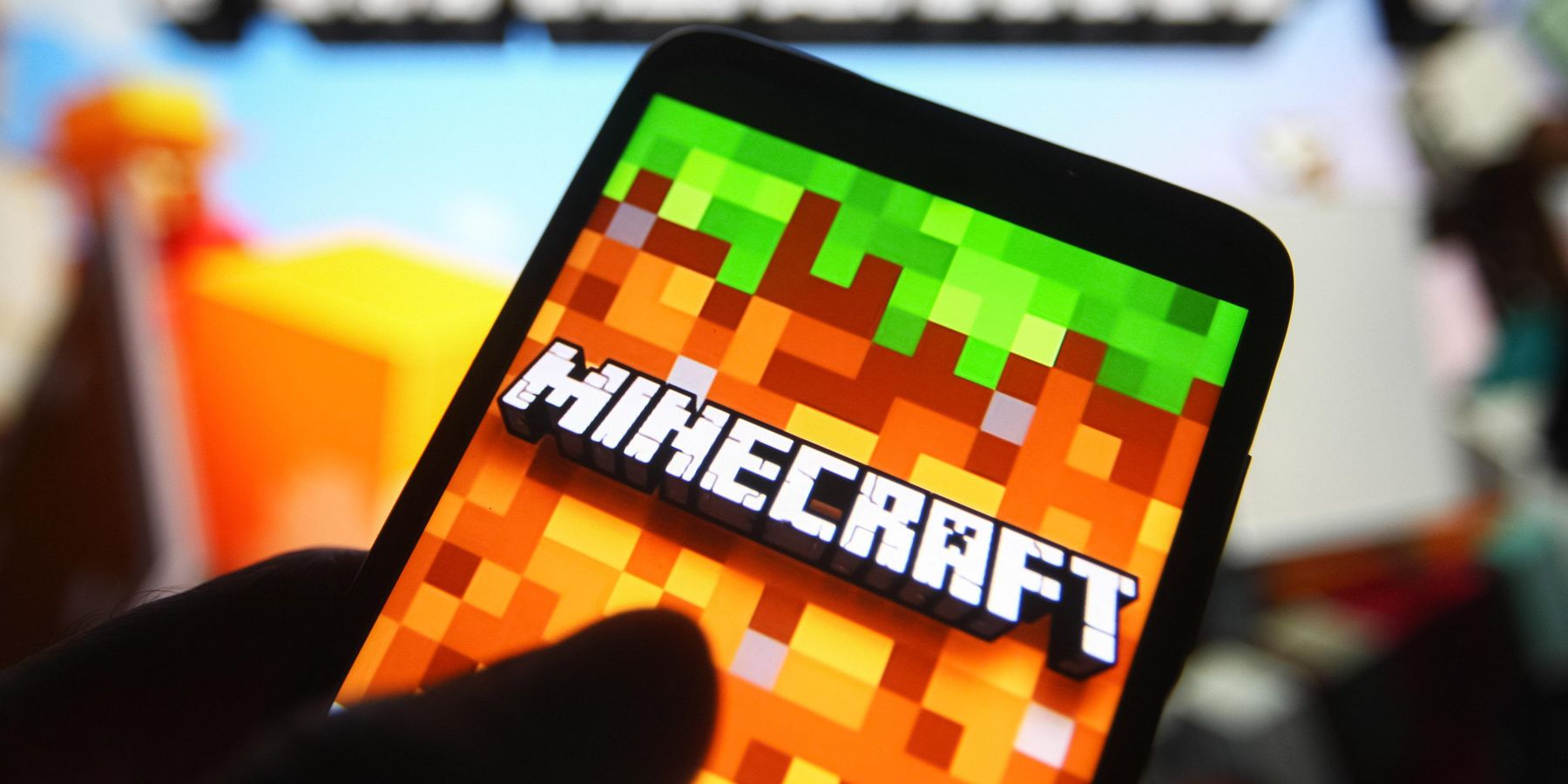 Minecraft Youtuber Dream's Face Reveal Video is Trending