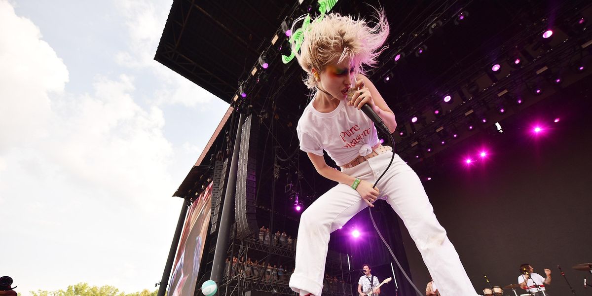 PinkPantheress Joins Paramore to Perform 'Misery Business'