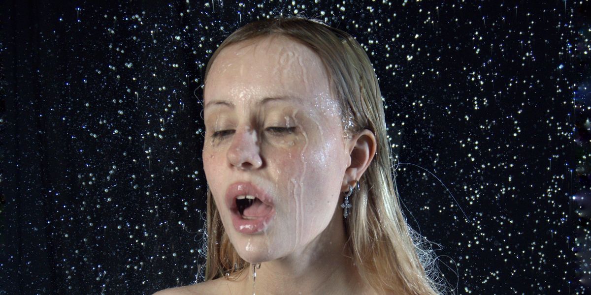 Ushko and Kedr Livanskiy Exchange Texts on 'SMS'