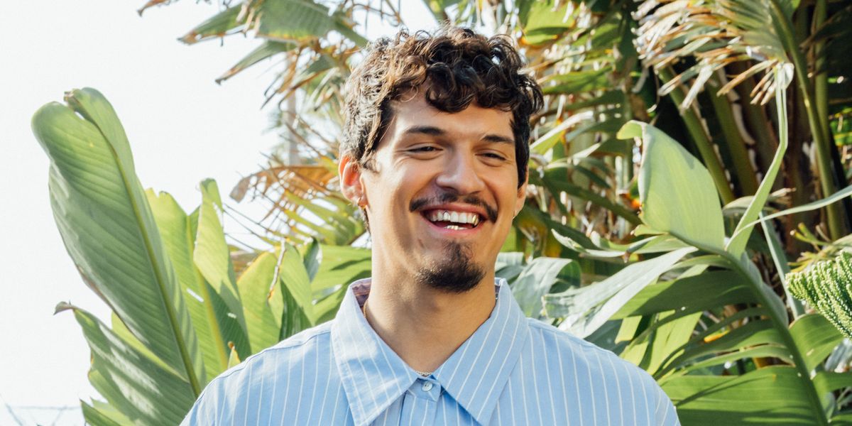 Omar Apollo Is In a Piña State of Mind