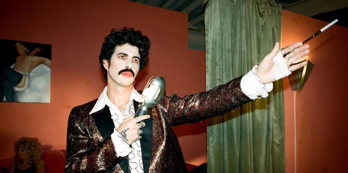 Enter the World of 'Glue' Velvet with Stolen Nova