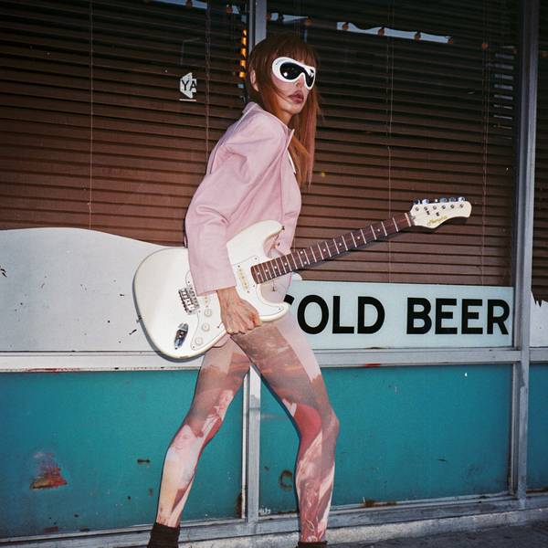 Sophia Lamar Is a Popular Loner