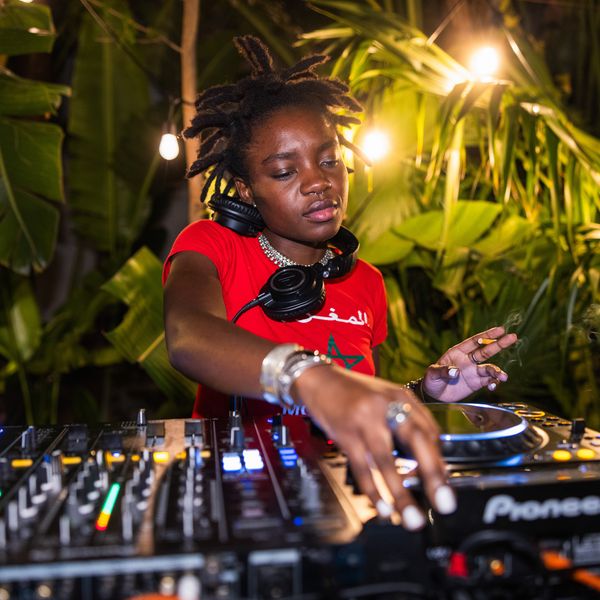 Dine With Dez Breaks Free From the Industry Dinner Duldrums