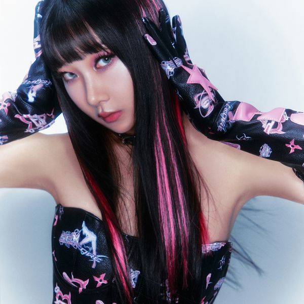 K-pop's The Deep Is Bringing Y2K Back