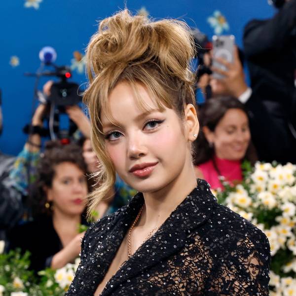 Lisa Casually Rocks a $200,000 Birkin for No Reason