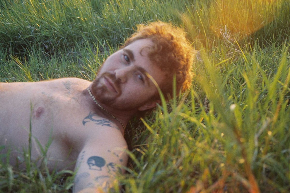 Avery Tucker Scratches the Walls on 'Paw'