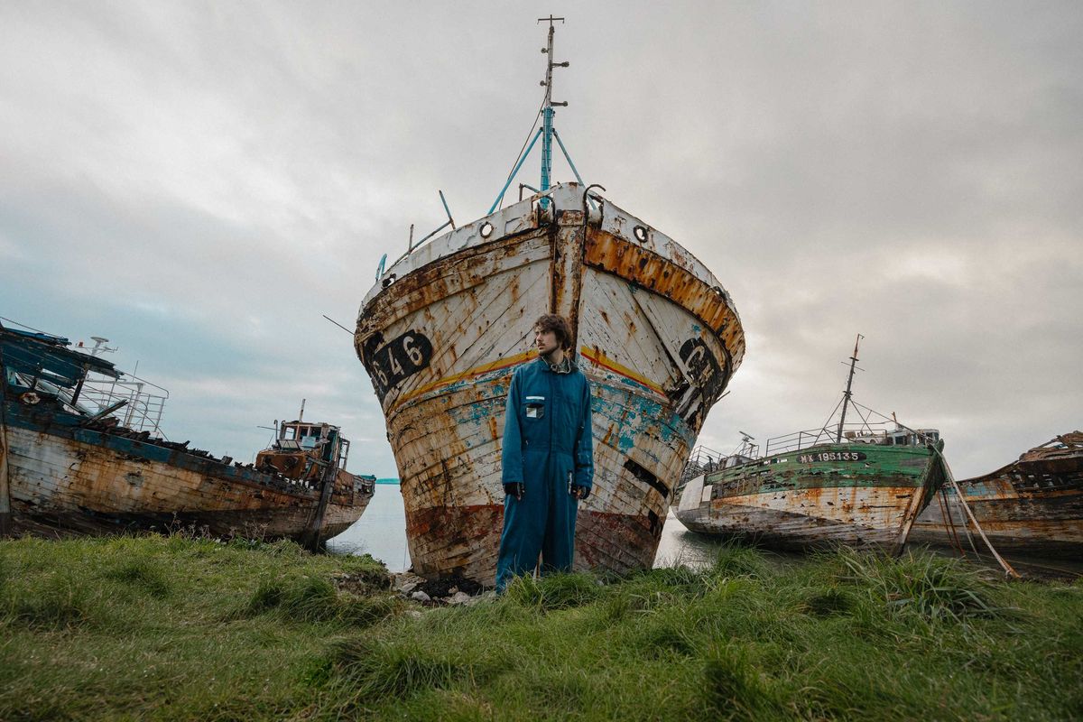 Quadeca Leads His Choir