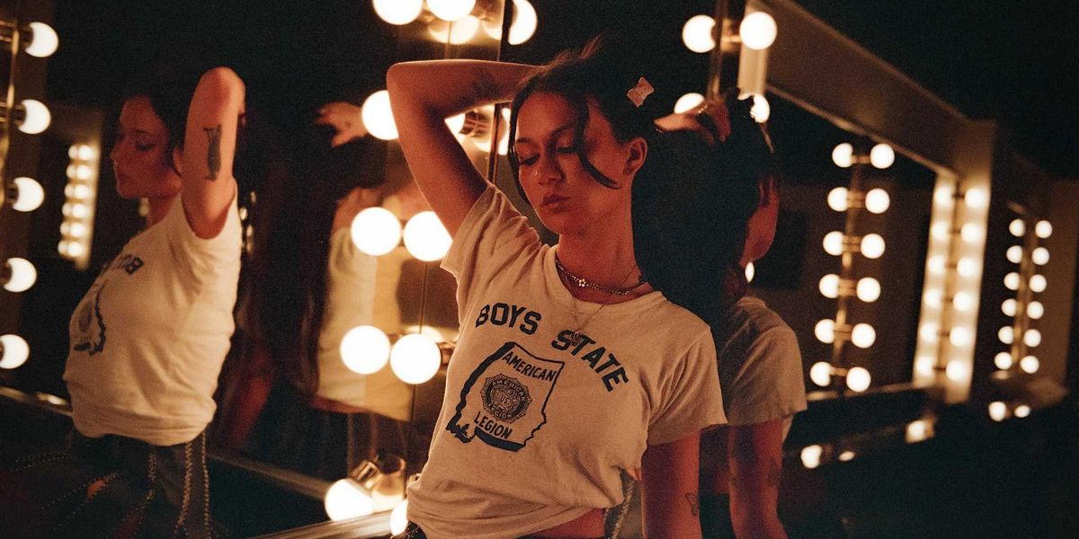 Mallrat Hits the 'Pavement'