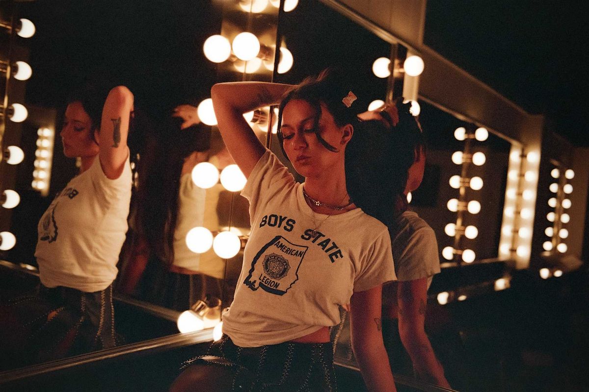 Mallrat Hits the 'Pavement'