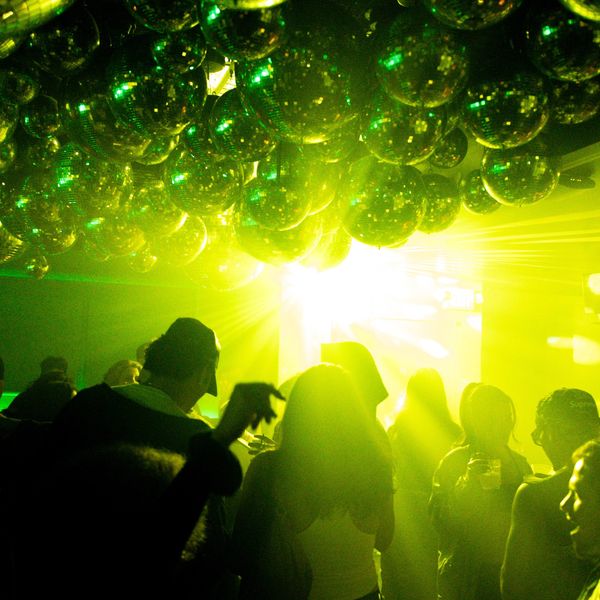 Dentro del lanzamiento de PAPER Español con Buchanan’s Green Seal, BIA y un desfile de estrellas latinas